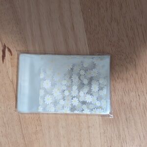 100 Count  Floral Daisy Print Self Adhesive Clear Bags New